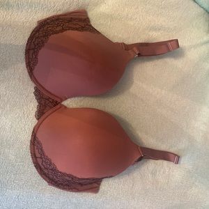 Soma full coverage lace trim bra.